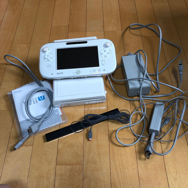 Wiiu 本体セット　8G ゲームパットケース付き