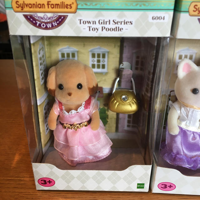 EPOCH(エポックシャ)のシルバニアファミリー　タウンシリーズ　お姉さん エンタメ/ホビーのおもちゃ/ぬいぐるみ(キャラクターグッズ)の商品写真