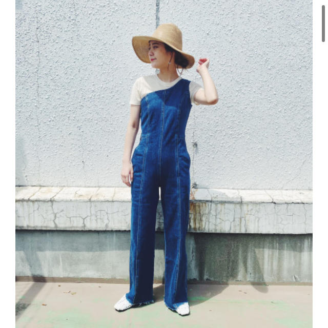 moussy(マウジー)の今季新作♡MOUSSY ONE SHOULDER DENIM JUMP SUIT レディースのパンツ(オールインワン)の商品写真