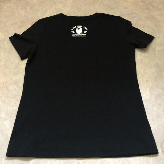 A BATHING APE(アベイシングエイプ)の未使用に近い アベイシングエイプ APE Tシャツ 半袖 レディースのトップス(Tシャツ(半袖/袖なし))の商品写真