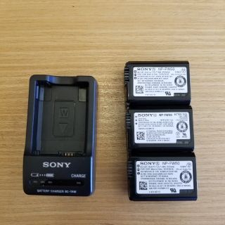 ソニー(SONY)のカメラ　充電器　バッテリー　純正(バッテリー/充電器)