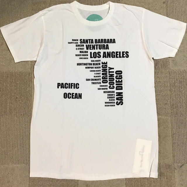 evenflo(イーブンフロー)の新品 イーブンフローEVENFLOW メンズ ロゴtシャツ ホワイト 送料無料 メンズのトップス(Tシャツ/カットソー(半袖/袖なし))の商品写真