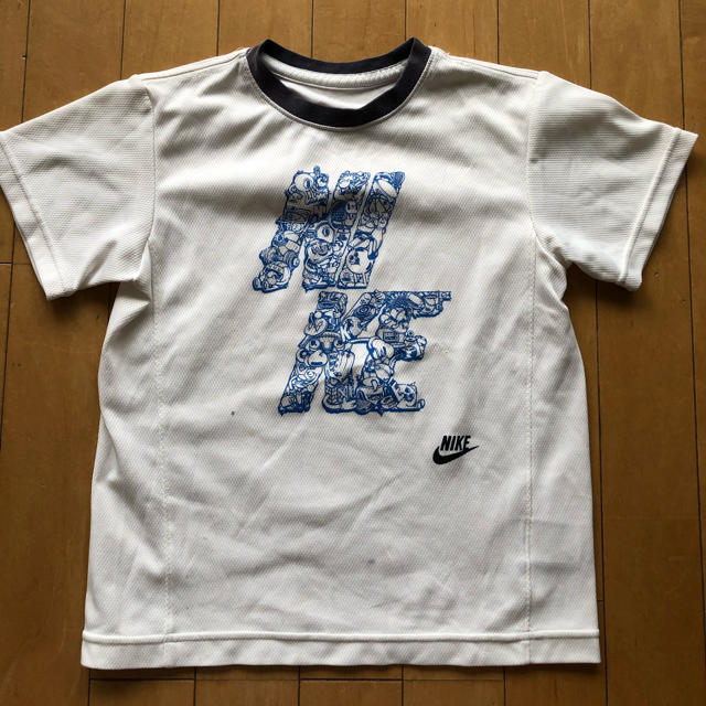 NIKE(ナイキ)のNIKE 半袖Tシャツ 130 キッズ/ベビー/マタニティのキッズ服男の子用(90cm~)(Tシャツ/カットソー)の商品写真