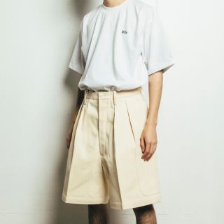 コモリ(COMOLI)の【完売品】NEAT <CARGO> CONE MILLS WHITEDENIM (ショートパンツ)