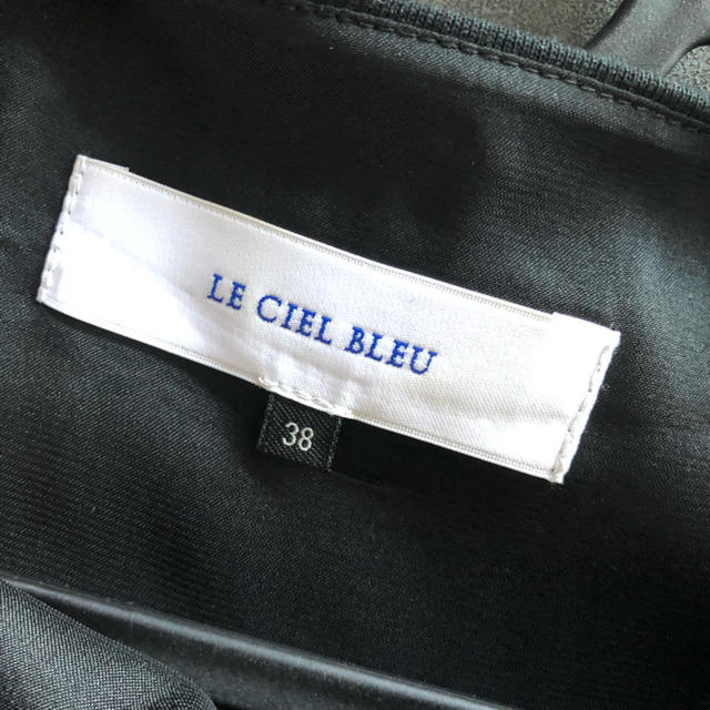 LE CIEL BLEU(ルシェルブルー)のルシェルブルー　フェザートップス黒　38 レディースのトップス(Tシャツ(半袖/袖なし))の商品写真