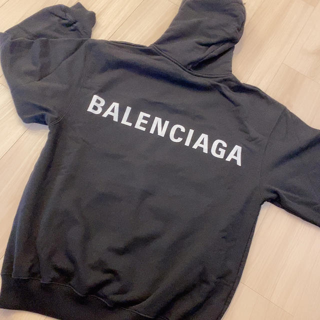 本物の Balenciaga パーカー黒 BALENCIAGA - パーカー - kajal.pl