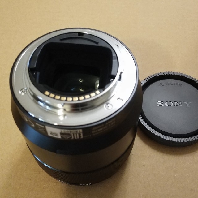 SONY(ソニー)のSONY FE50mm F2.8 Macro 美品 + FE24-70mmF4  スマホ/家電/カメラのカメラ(レンズ(単焦点))の商品写真