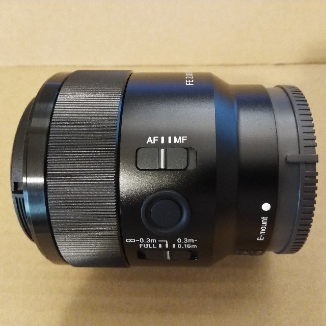 SONY(ソニー)のSONY FE50mm F2.8 Macro 美品 + FE24-70mmF4  スマホ/家電/カメラのカメラ(レンズ(単焦点))の商品写真