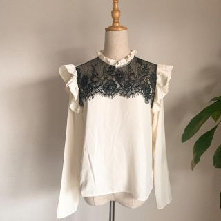 ザラ(ZARA)のZARA🌼レースフリルカットソー(カットソー(長袖/七分))