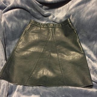 ザラ(ZARA)のZARA フェイクレザースカート GR(ミニスカート)