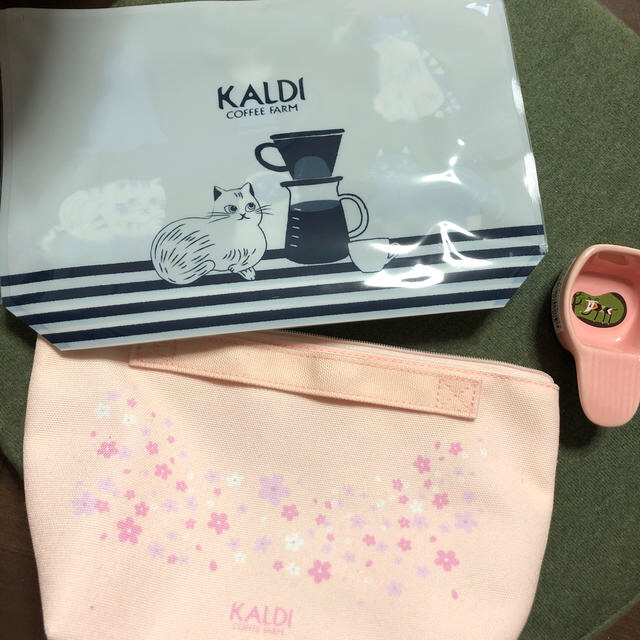 KALDI(カルディ)のカルディ 桜ミニバック　ネコポーチ レディースのファッション小物(ポーチ)の商品写真