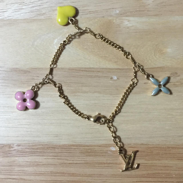 LOUIS VUITTON(ルイヴィトン)のvuittonブレスレット♡ レディースのアクセサリー(ブレスレット/バングル)の商品写真