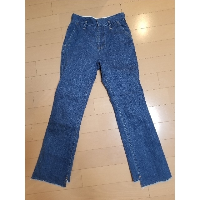 Spick & Span(スピックアンドスパン)の5 1/2 BEAUTY-LINE SLIT DENIM   27インチ レディースのパンツ(デニム/ジーンズ)の商品写真