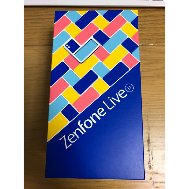 ZenFone Live（L1） ミッドナイトブラック 32 GB