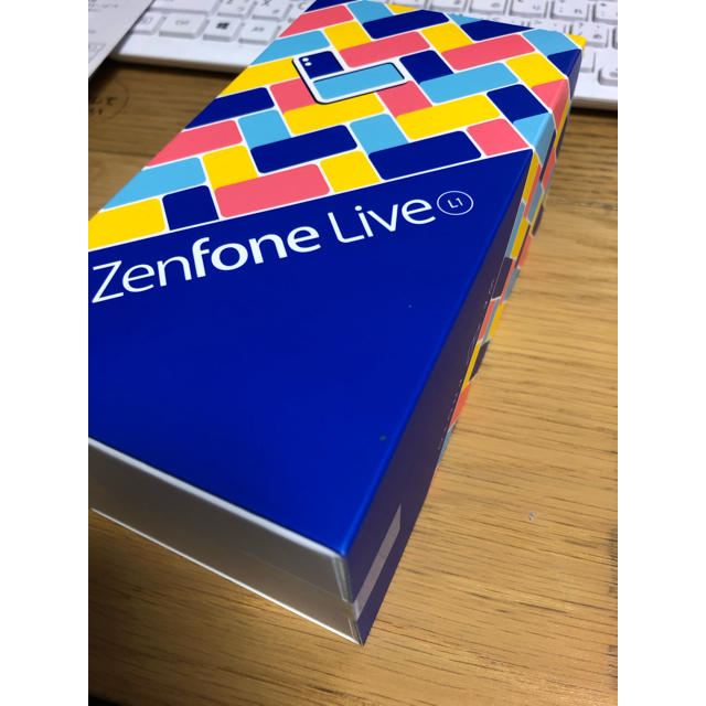 ZenFone Live（L1） ミッドナイトブラック 32 GB