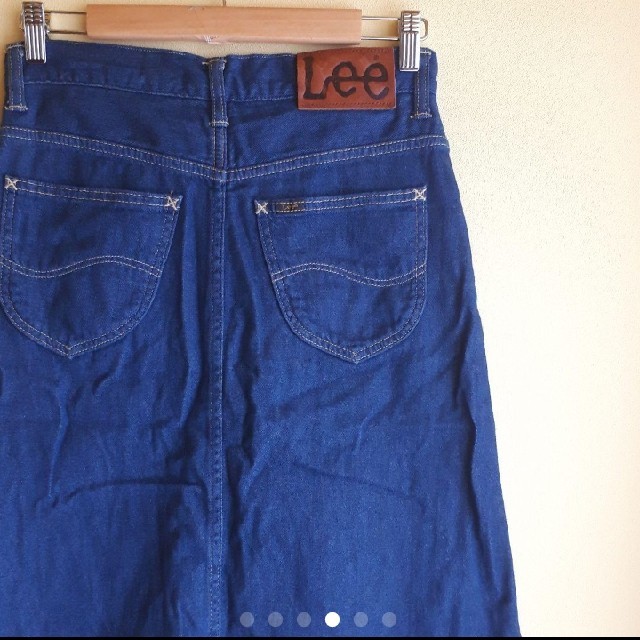 LOWRYS FARM(ローリーズファーム)のLOWRYS FARM×Leeコラボ　フロントボタン　デニムスカート レディースのスカート(ひざ丈スカート)の商品写真