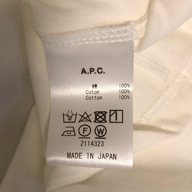 A.P.C(アーペーセー)の断捨離様専用　A.P.C. ロゴTシャツ　アーペーセー レディースのトップス(Tシャツ(半袖/袖なし))の商品写真