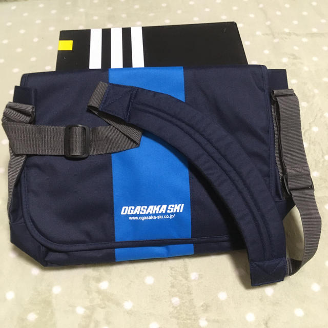 OGASAKA(オガサカ)のオガサカ　肩かけ　バック　未使用品 メンズのバッグ(メッセンジャーバッグ)の商品写真