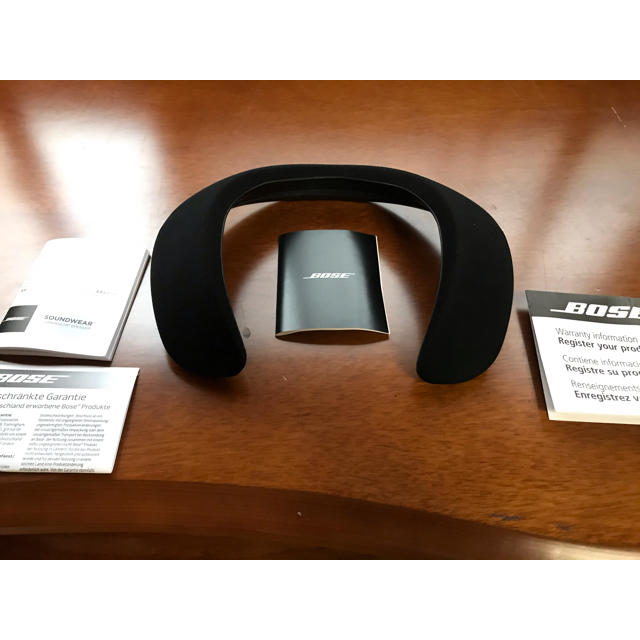 BOSE SOUNDWEAR ネックスピーカー おまけ付