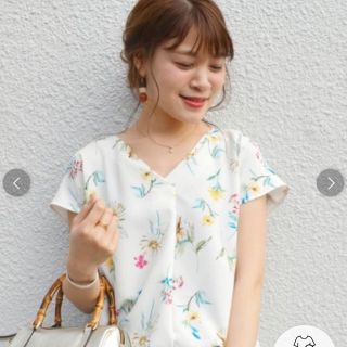 シップスフォーウィメン(SHIPS for women)のminn様専用♥【美品】シップスフ フラワープリント ショートスリーブ ブラウス(シャツ/ブラウス(半袖/袖なし))