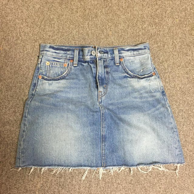 Levi's(リーバイス)のリーバイス デニムスカート レディースのスカート(ミニスカート)の商品写真