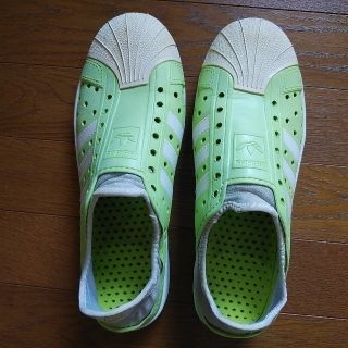 アディダス(adidas)のアディダス　　サンダル　　黄緑(サンダル)