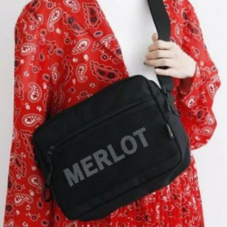 メルロー(merlot)のサコッシュ(ショルダーバッグ)