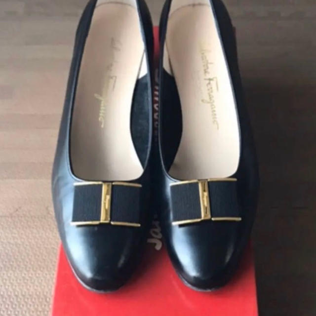 Salvatore Ferragamo(サルヴァトーレフェラガモ)のフェラガモ  パンプス　8C レディースの靴/シューズ(ハイヒール/パンプス)の商品写真