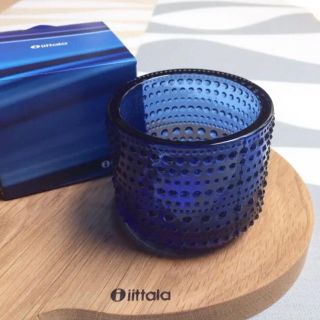 イッタラ(iittala)の新品 iittala カステヘルミ キャンドルホルダー ウルトラマリンブルー(置物)