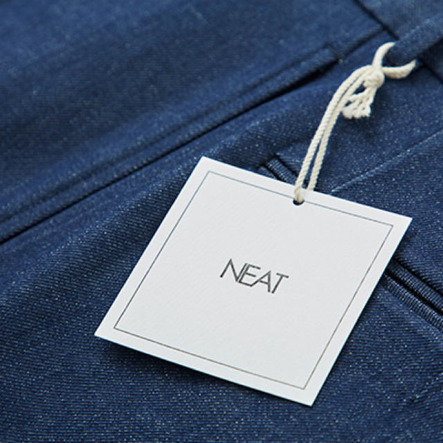 COMOLI(コモリ)の即日完売 NEAT デニム アローズ別注 46 テーパード 定価販売 メンズのパンツ(スラックス)の商品写真