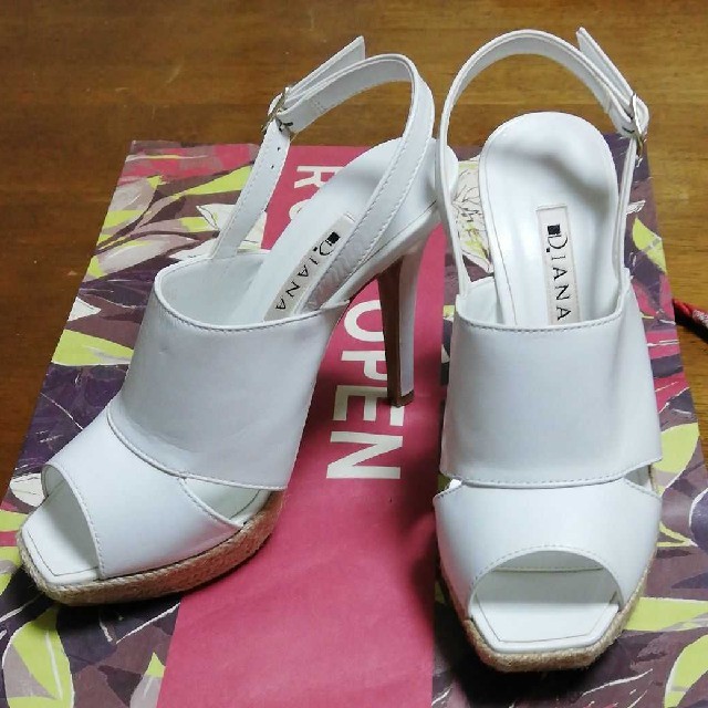 DIANA(ダイアナ)のmai様用　未使用　DIANA オープントゥパンプス レディースの靴/シューズ(ハイヒール/パンプス)の商品写真