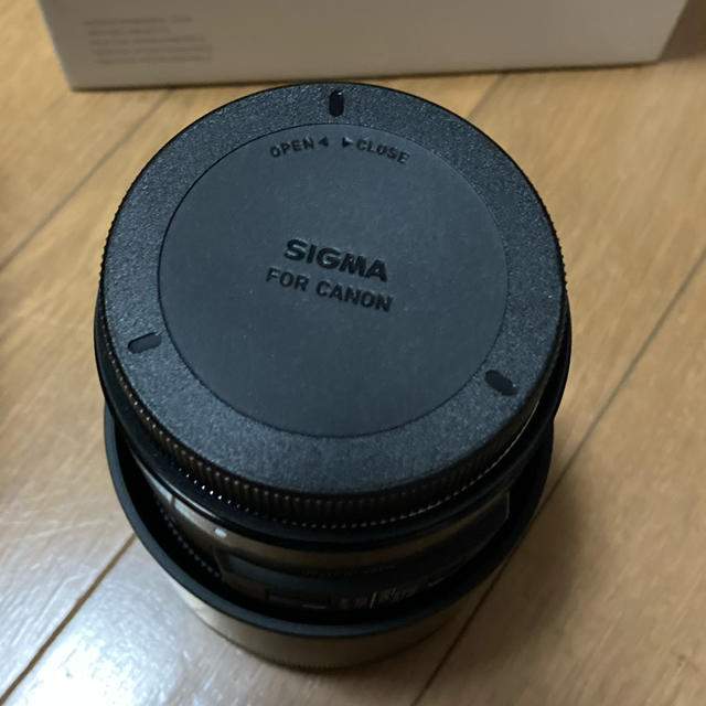 SIGMA(シグマ)の［極美品］SIGMA 70F2.8 DG MACRO/C スマホ/家電/カメラのカメラ(レンズ(単焦点))の商品写真