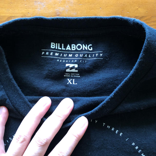 billabong(ビラボン)のほぼ新品‼︎ BILLABONG ビラボン　カッコいい胸ロゴ　サイズXL メンズのトップス(Tシャツ/カットソー(半袖/袖なし))の商品写真