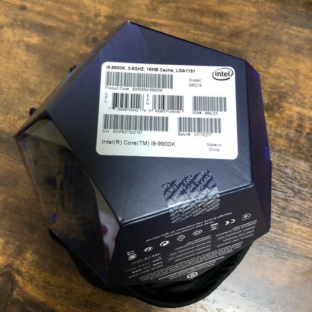 新品未使用 Intel Core i9 9900K BOX 新品未使用 Intel Core i9 9900K BOX