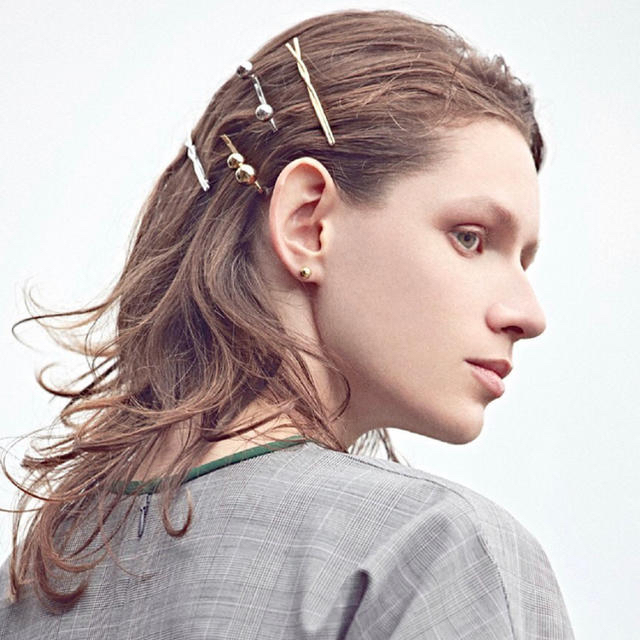 Complex Biz(コンプレックスビズ)の【 Elaborate 】 twin sphere float-pin レディースのヘアアクセサリー(ヘアピン)の商品写真