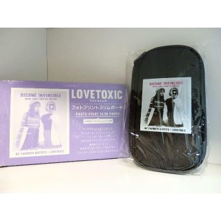 ラブトキシック(lovetoxic)の【値下げ！】ニコラ付録　ラブトキシック　フォトプリントスリムポーチ(ポーチ)