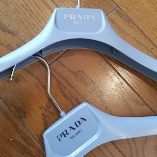 プラダ(PRADA)の新品非売品】PRADA　プラダ  ダウンハンガー(ダウンジャケット)