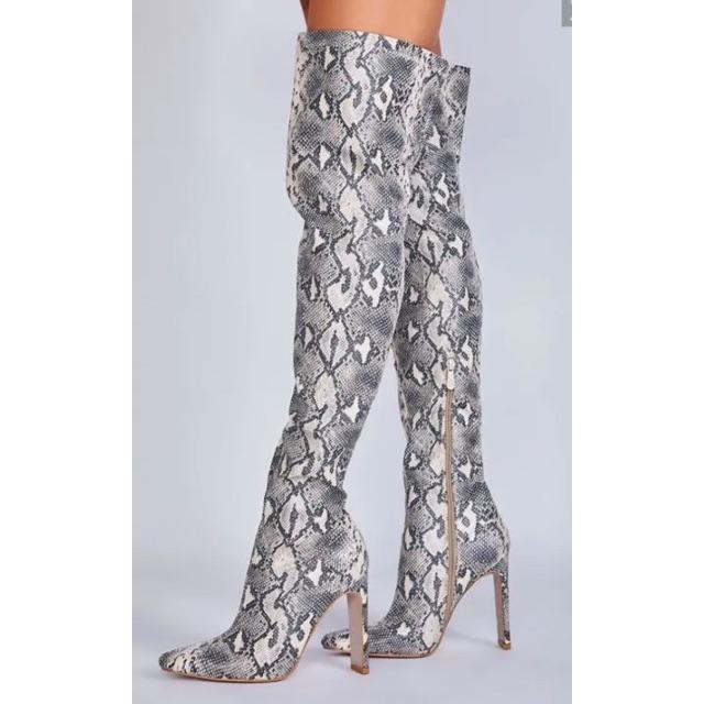 日本未入荷！早い者勝ち！ ニーハイブーツ パイソン柄 スネーク柄 24 レディースの靴/シューズ(ブーツ)の商品写真