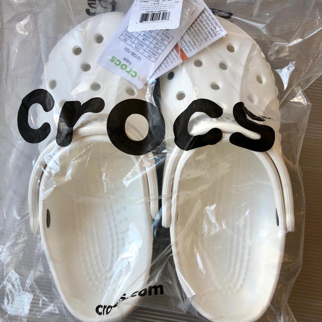 crocs(クロックス)の【新品】クロックス　バヤ白28cm  メンズの靴/シューズ(サンダル)の商品写真