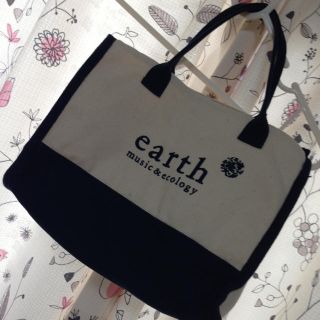 アースミュージックアンドエコロジー(earth music & ecology)のearthミニバッグ(ハンドバッグ)