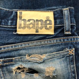 アベイシングエイプ(A BATHING APE)のBAPEダメージデニム(デニム/ジーンズ)