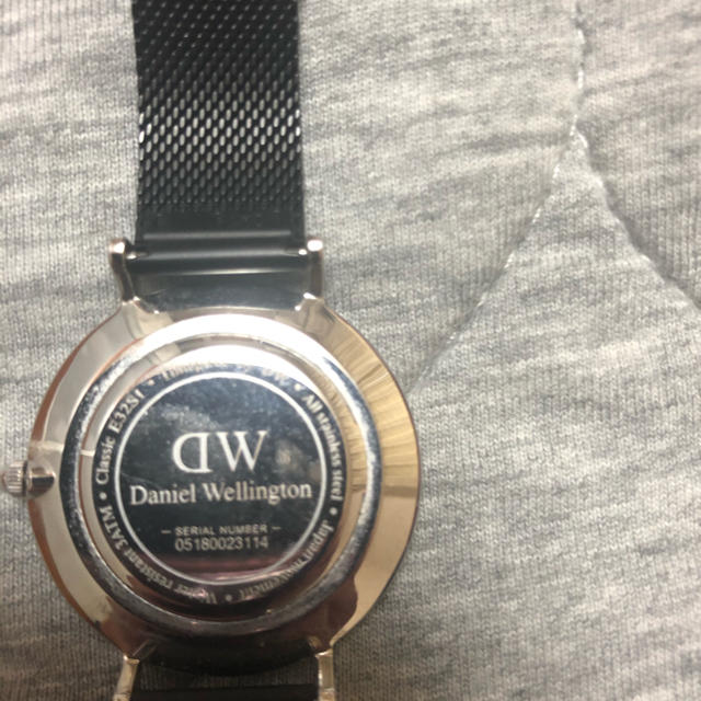 Daniel Wellington(ダニエルウェリントン)のダニエルウェリントン　メッシュ　マットブラック　シルバー　32mm 腕時計 レディースのファッション小物(腕時計)の商品写真