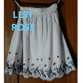 レストローズ(L'EST ROSE)の値下げ☆LEST ROSE☆可愛い花の刺繍のスカート(ひざ丈スカート)