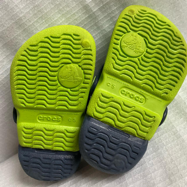 crocs(クロックス)のクロックス13センチ キッズ/ベビー/マタニティのベビー靴/シューズ(~14cm)(サンダル)の商品写真