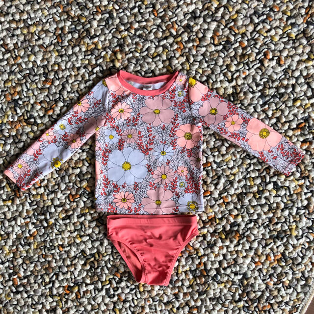 babyGAP(ベビーギャップ)の【3ー4歳・100】baby GAP水着 キッズ/ベビー/マタニティのキッズ服女の子用(90cm~)(水着)の商品写真