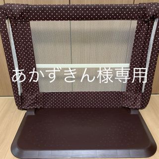 ニホンイクジ(日本育児)の【専用出品】日本育児 おくだけとおせんぼ Sサイズ ブラウンドット(ベビーフェンス/ゲート)