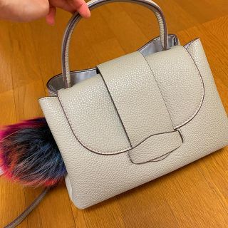 ザラ(ZARA)の【新品未使用・ZARA】手下げ、肩がけ2wayバック！！！(ショルダーバッグ)