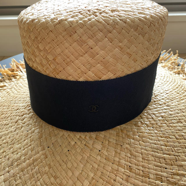 CHANEL(シャネル)の新品未使用　シャネル　2019ss ストローハット レディースの帽子(麦わら帽子/ストローハット)の商品写真