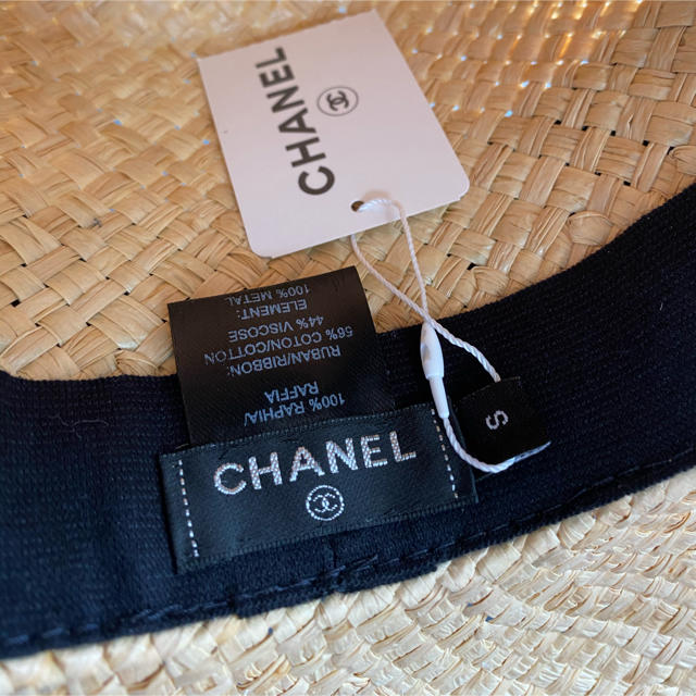 CHANEL(シャネル)の新品未使用　シャネル　2019ss ストローハット レディースの帽子(麦わら帽子/ストローハット)の商品写真