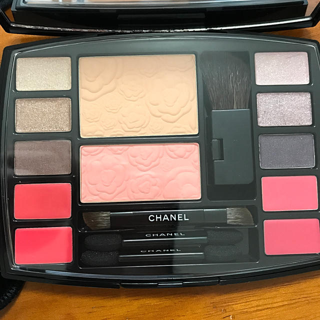 CHANEL メイクパレット